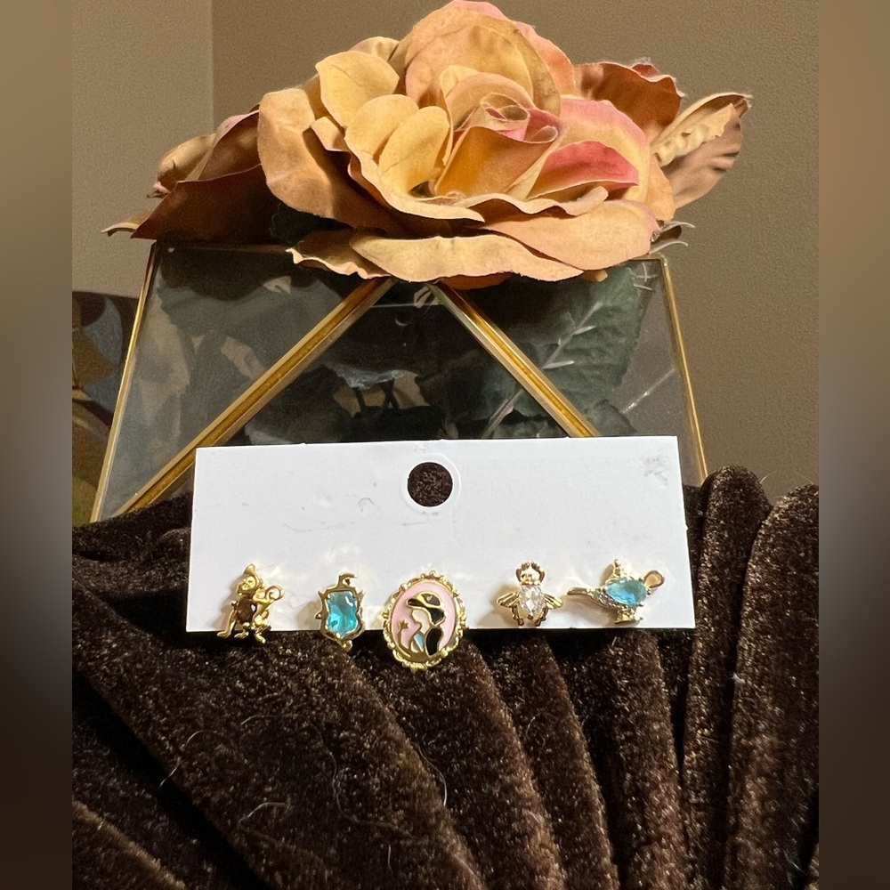 New Disney Princess Jazmin Gold Plated Ear Studs